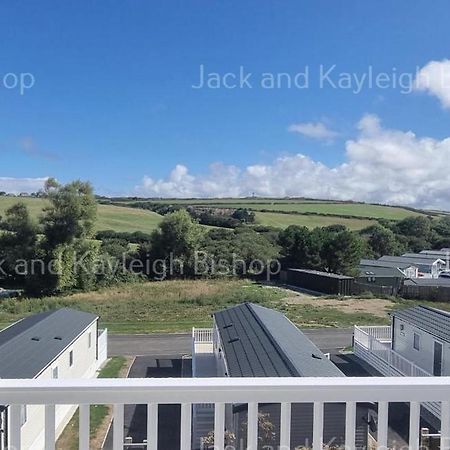 3-Bedroom Holiday Home With Valley Views Newquay  Exterior photo
