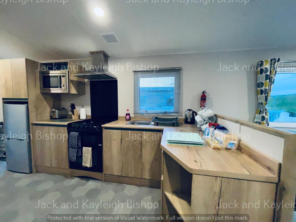 3-Bedroom Holiday Home With Valley Views Newquay  Exterior photo