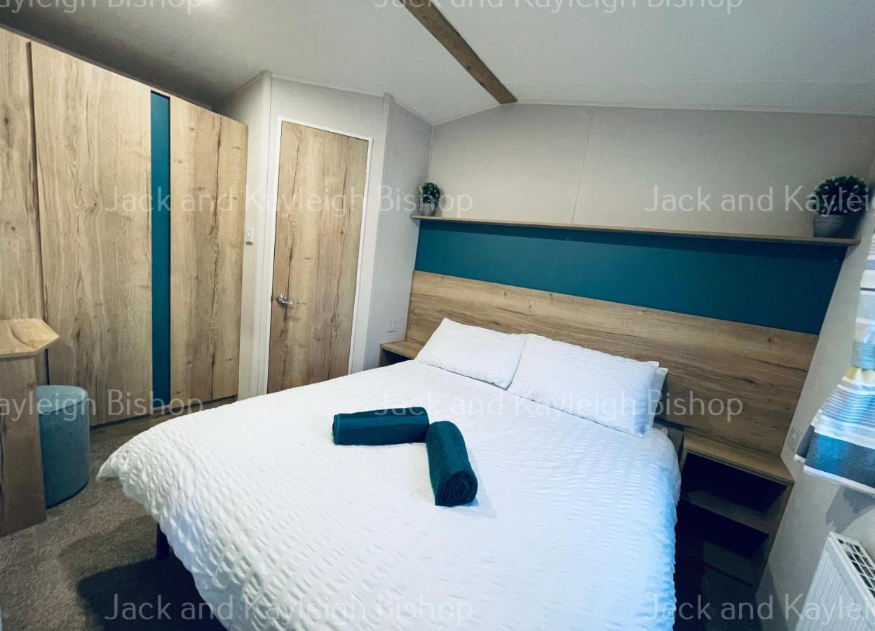 3-Bedroom Holiday Home With Valley Views Newquay  Exterior photo