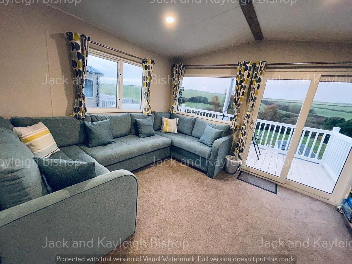 3-Bedroom Holiday Home With Valley Views Newquay  Exterior photo