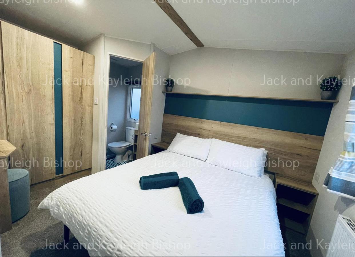 3-Bedroom Holiday Home With Valley Views Newquay  Exterior photo