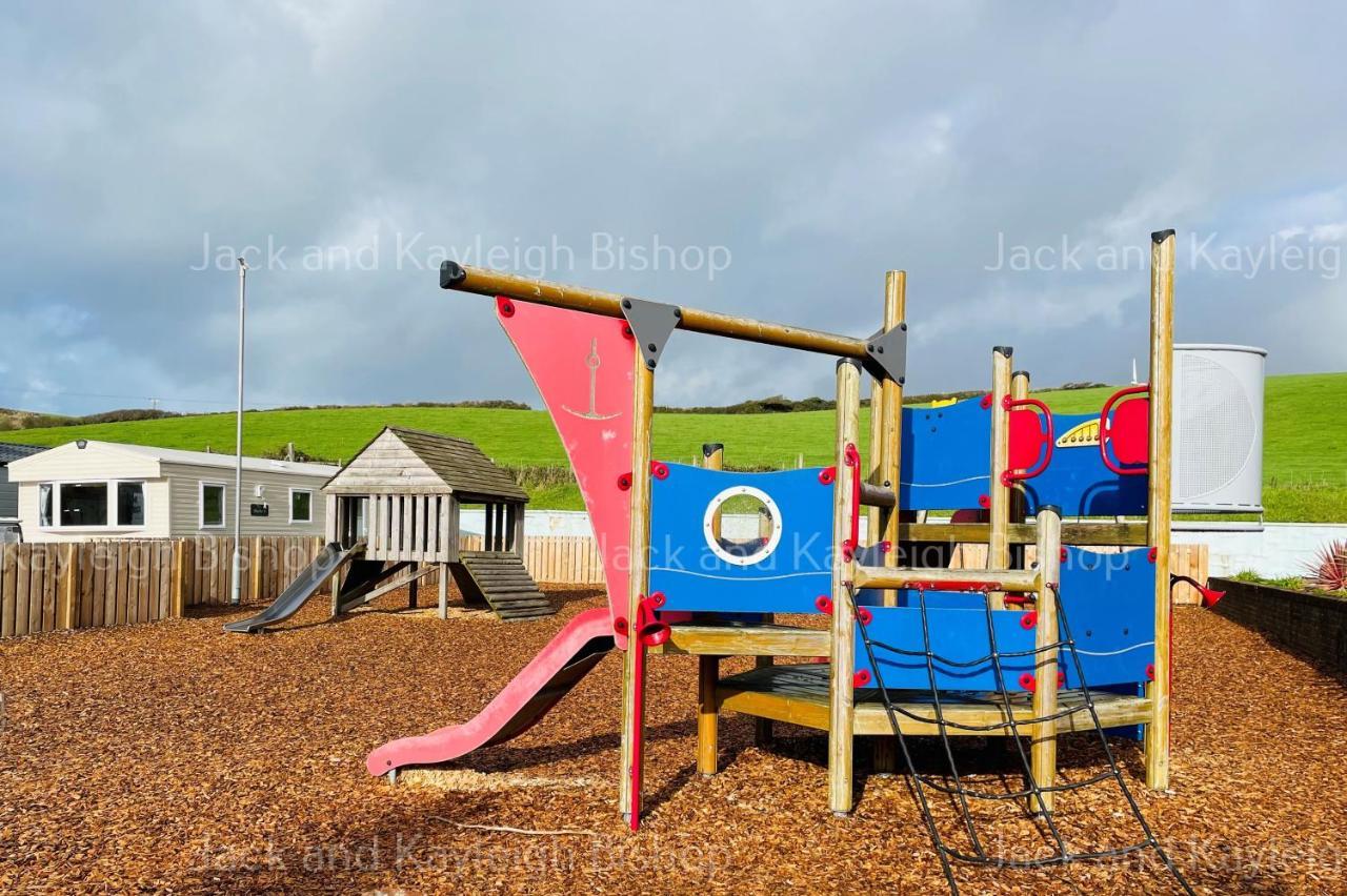 3-Bedroom Holiday Home With Valley Views Newquay  Exterior photo